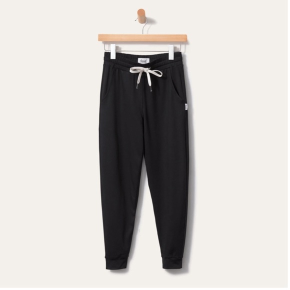 Feat Pants - NWT Feat Roam Joggers